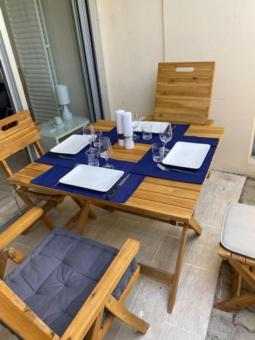 Studio Eleverca 3*- Rez De Jardin Terrasse - Axelle Loc'Appart Mandelieu-la-Napoule Exterior photo
